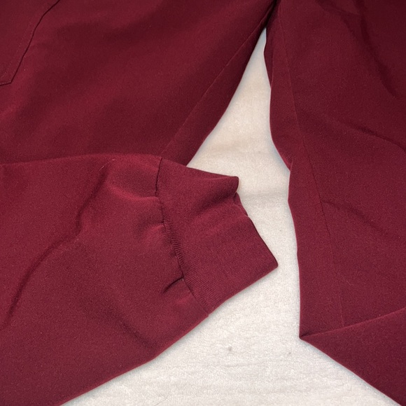 Women’s FIGS Scrub Pants size Large Petite Burgundy Zamora Jogger - Picture 4 of 7